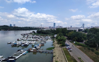 Infrastruktura portowa: Kiedy Pomosty pływające betonowe stają się koniecznością