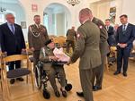Uczestniczka Powstania Warszawskiego Joanna Kiąca-Fryczkowska awansowana w Lesznie na stopień podpułkownika